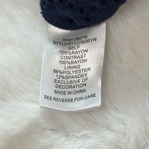 Daniel Rainn Blouse Pale Sky Wilcox Smock Detail Top Eyelet Allover Navy Small - Picture 8 of 9